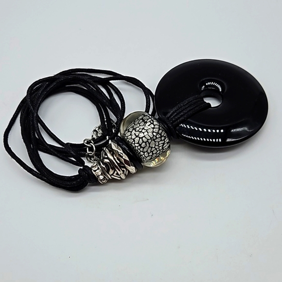 Mixed material necklace on cord with lucite pendant - Picture 7 of 9